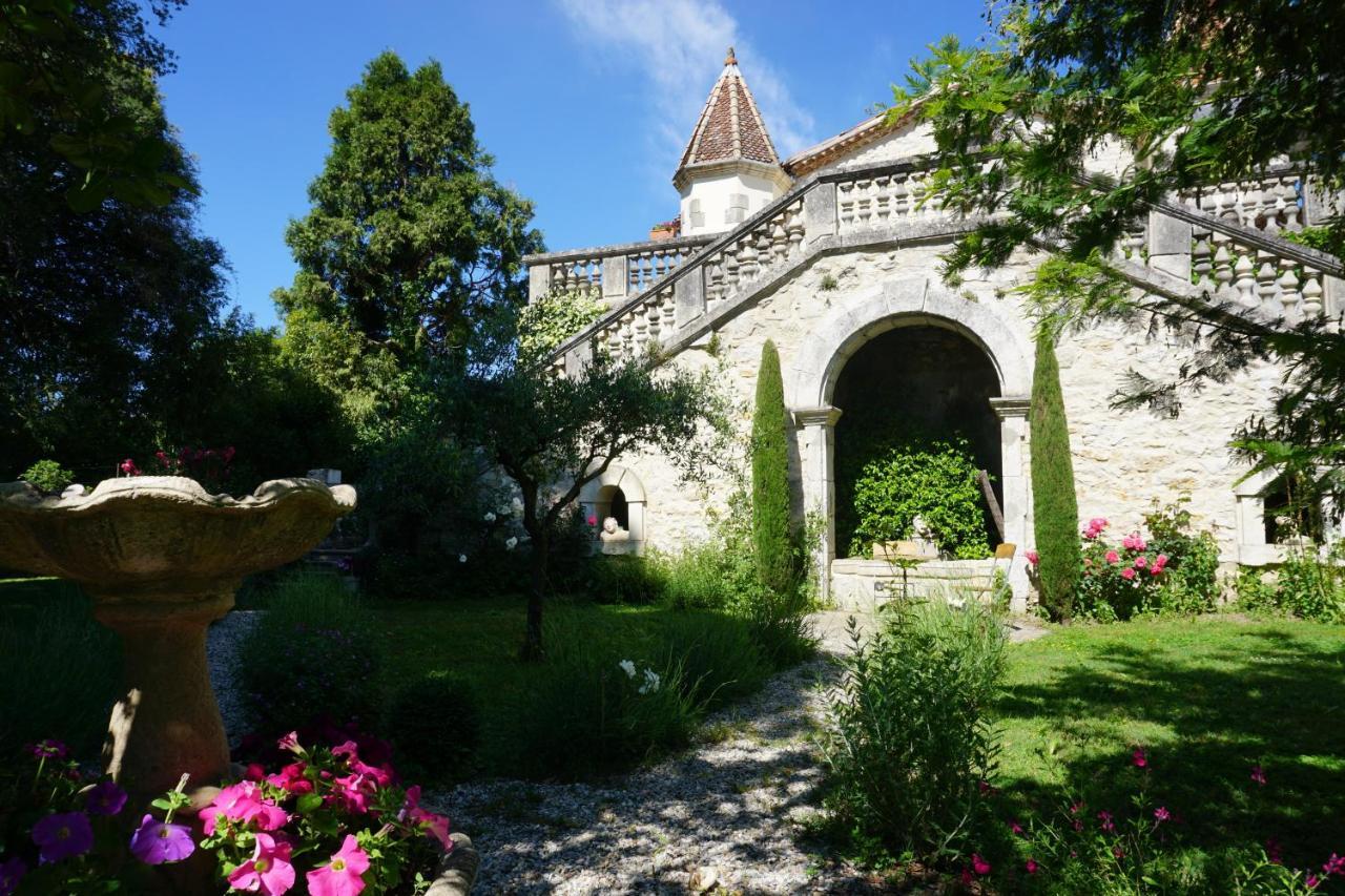Les Deux Tours Acomodação com café da manhã Brignon Exterior foto