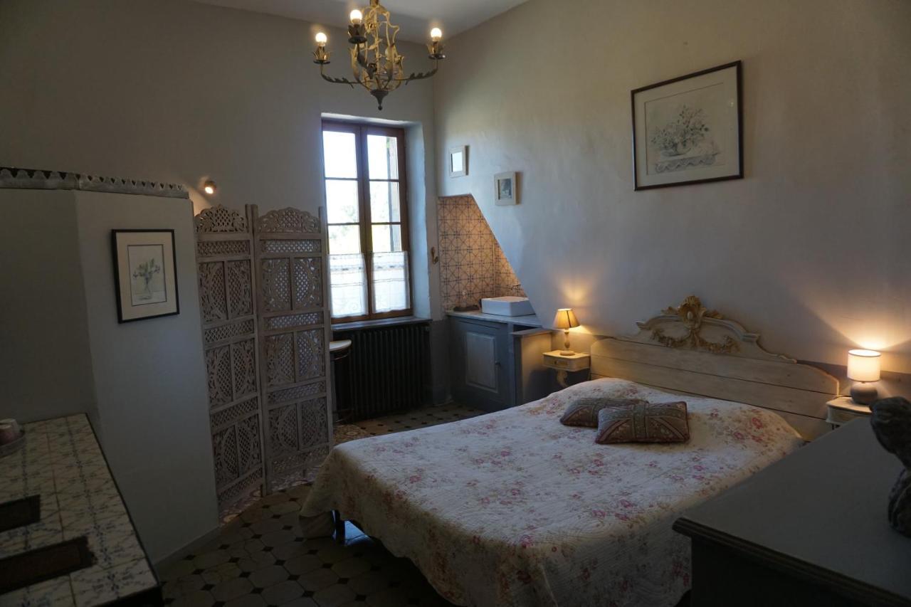 Les Deux Tours Acomodação com café da manhã Brignon Exterior foto