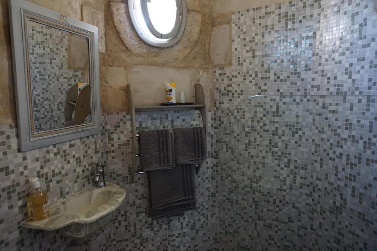 Les Deux Tours Acomodação com café da manhã Brignon Exterior foto
