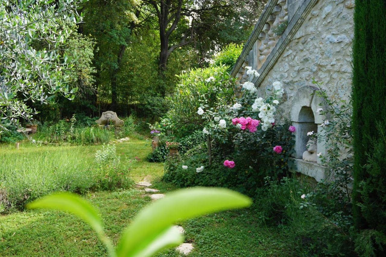 Les Deux Tours Acomodação com café da manhã Brignon Exterior foto