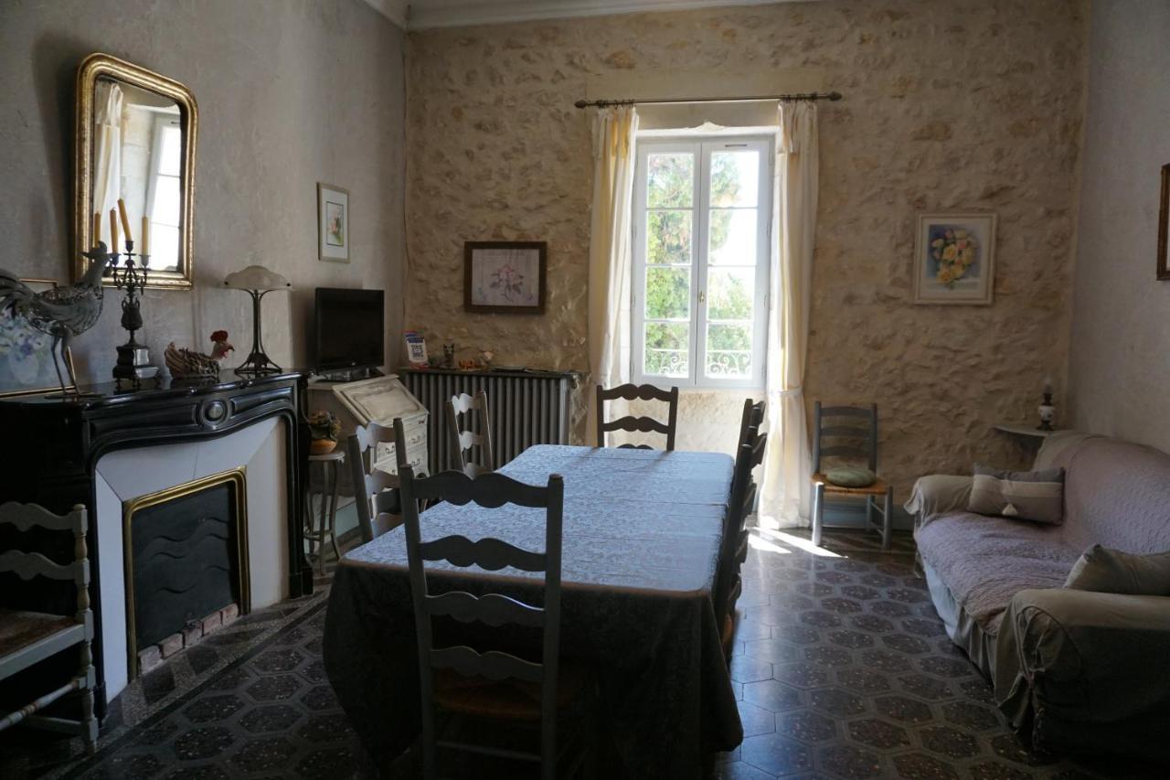 Les Deux Tours Acomodação com café da manhã Brignon Exterior foto