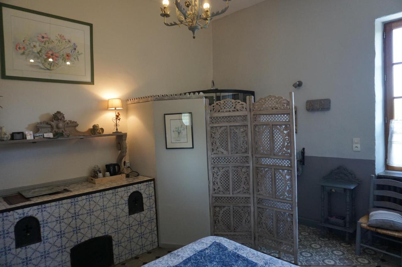 Les Deux Tours Acomodação com café da manhã Brignon Exterior foto