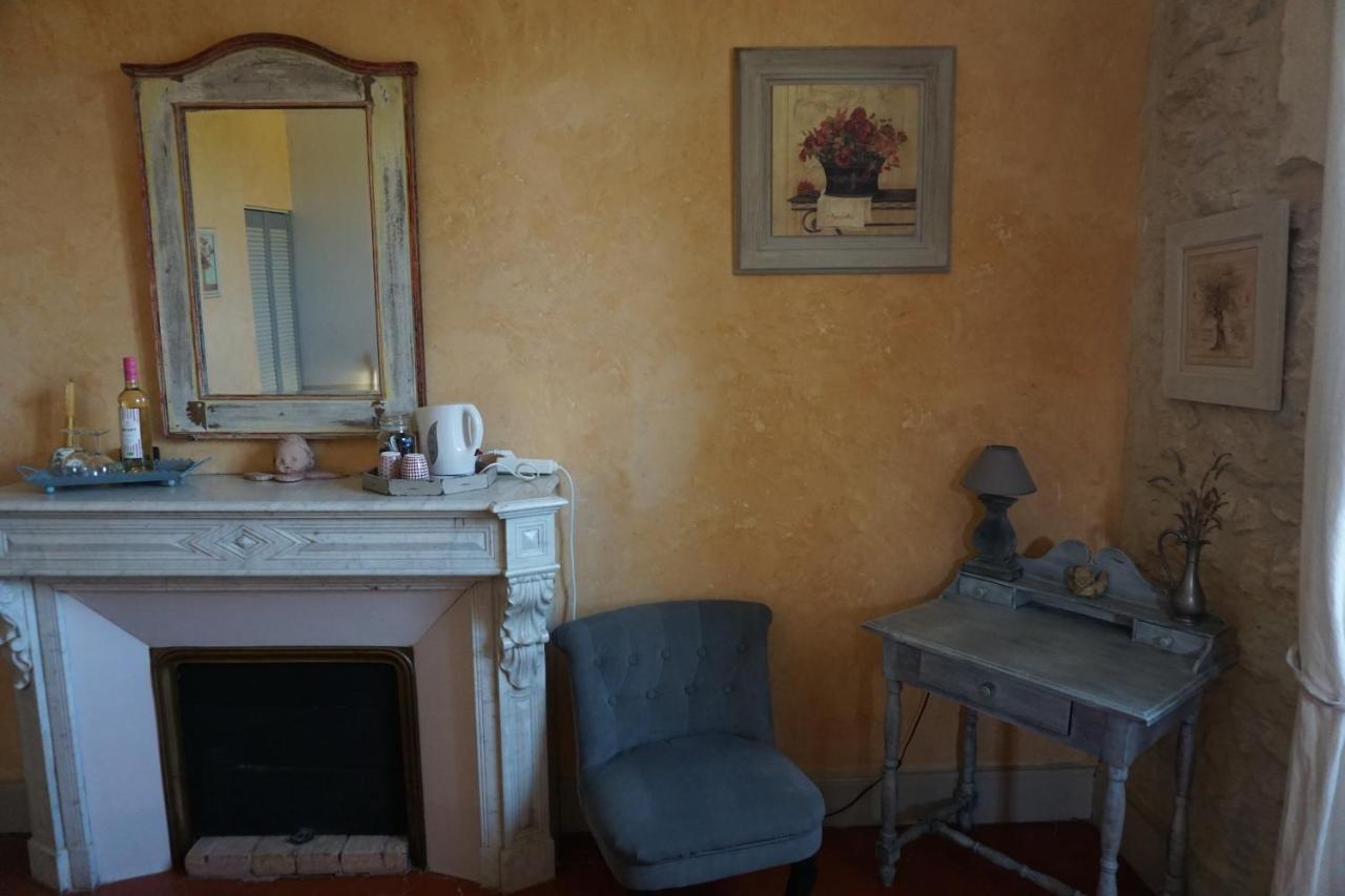 Les Deux Tours Acomodação com café da manhã Brignon Exterior foto