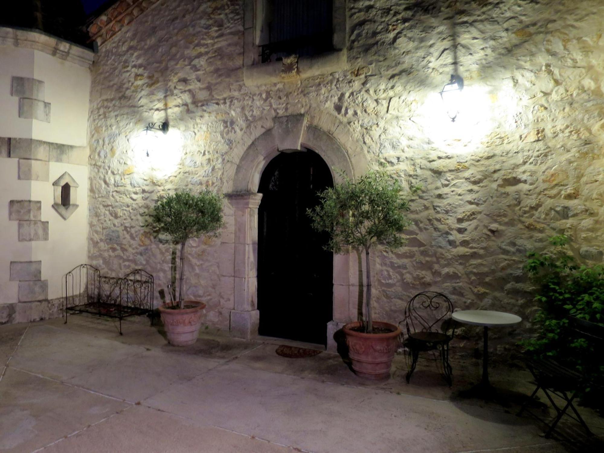 Les Deux Tours Acomodação com café da manhã Brignon Exterior foto