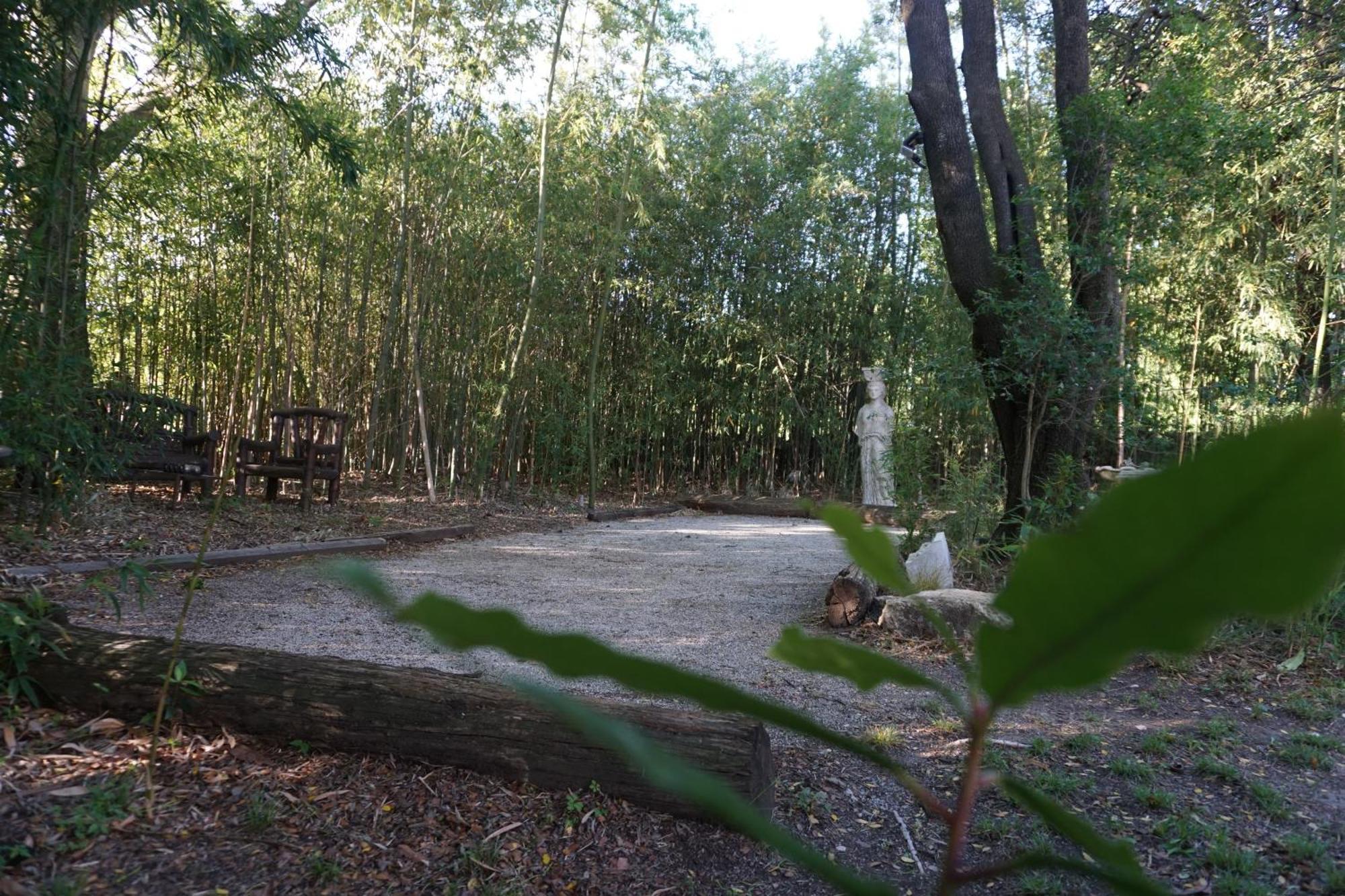 Les Deux Tours Acomodação com café da manhã Brignon Exterior foto