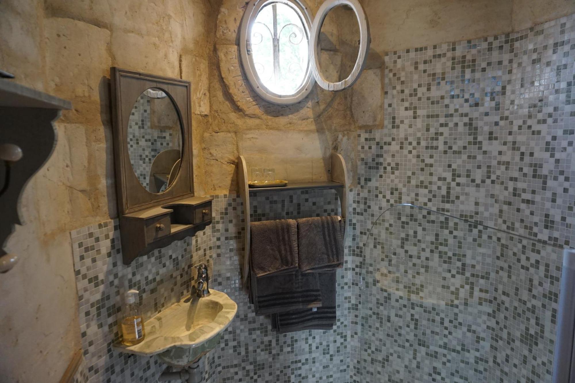 Les Deux Tours Acomodação com café da manhã Brignon Exterior foto