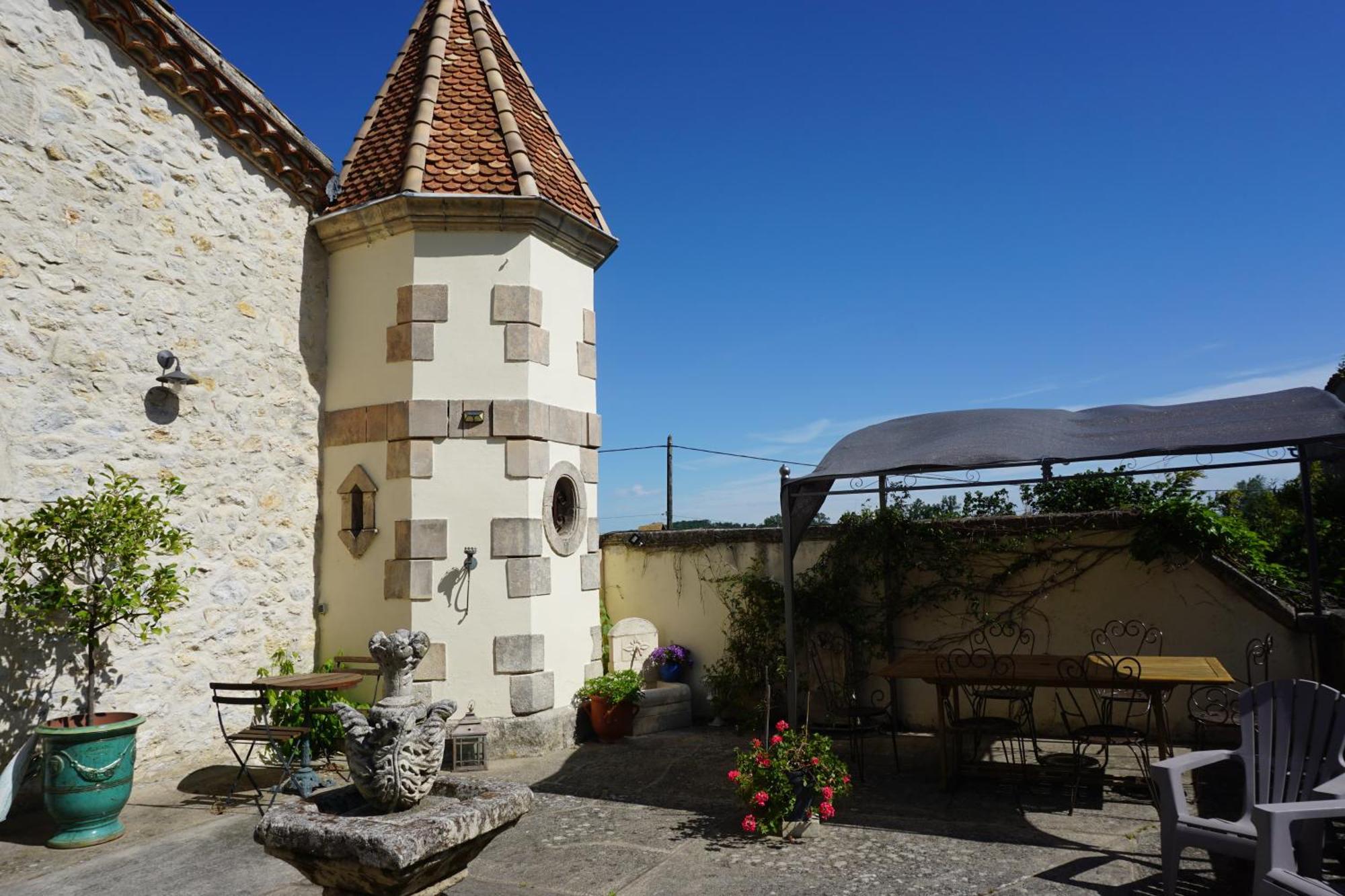 Les Deux Tours Acomodação com café da manhã Brignon Exterior foto