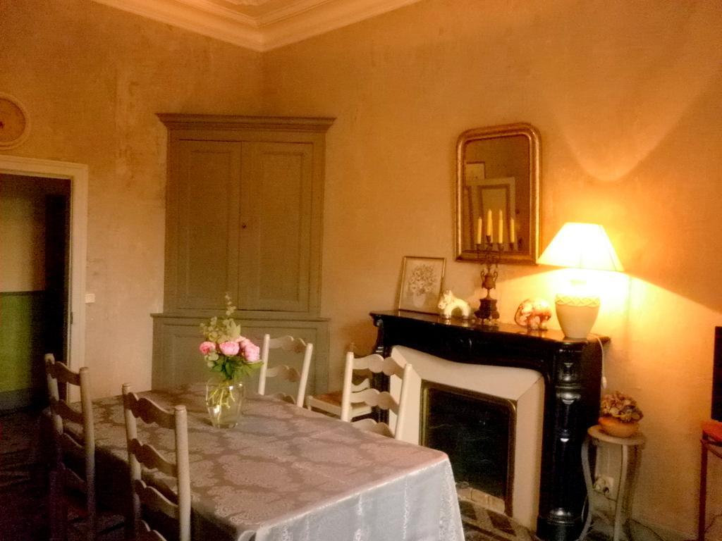 Les Deux Tours Acomodação com café da manhã Brignon Exterior foto